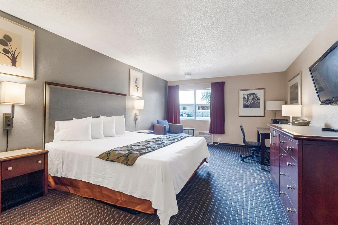 Heritage Inn Express Хейуорд Экстерьер фото