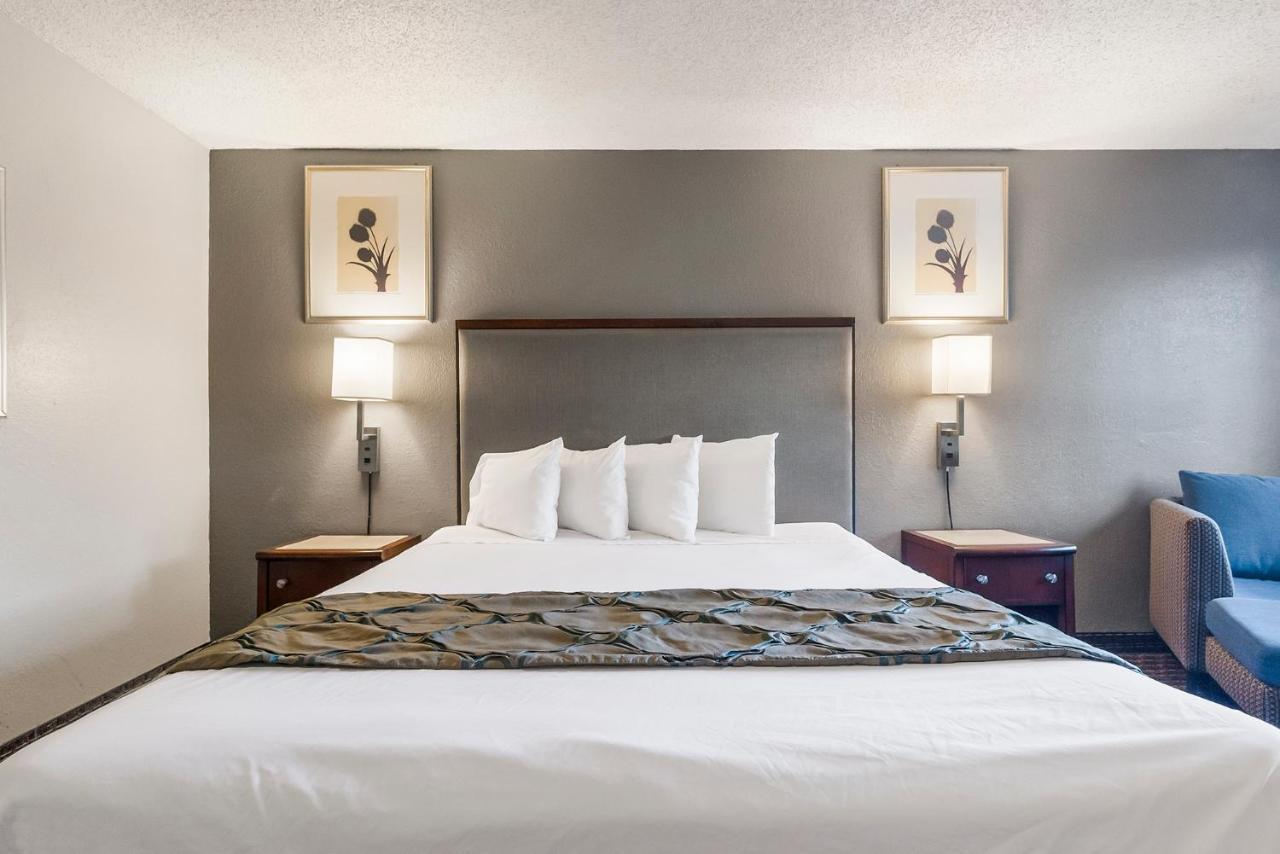 Heritage Inn Express Хейуорд Экстерьер фото