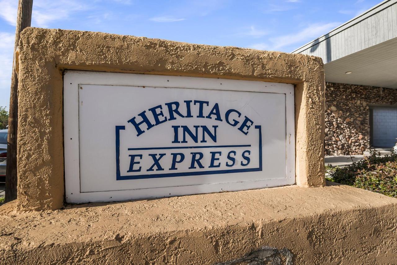 Heritage Inn Express Хейуорд Экстерьер фото