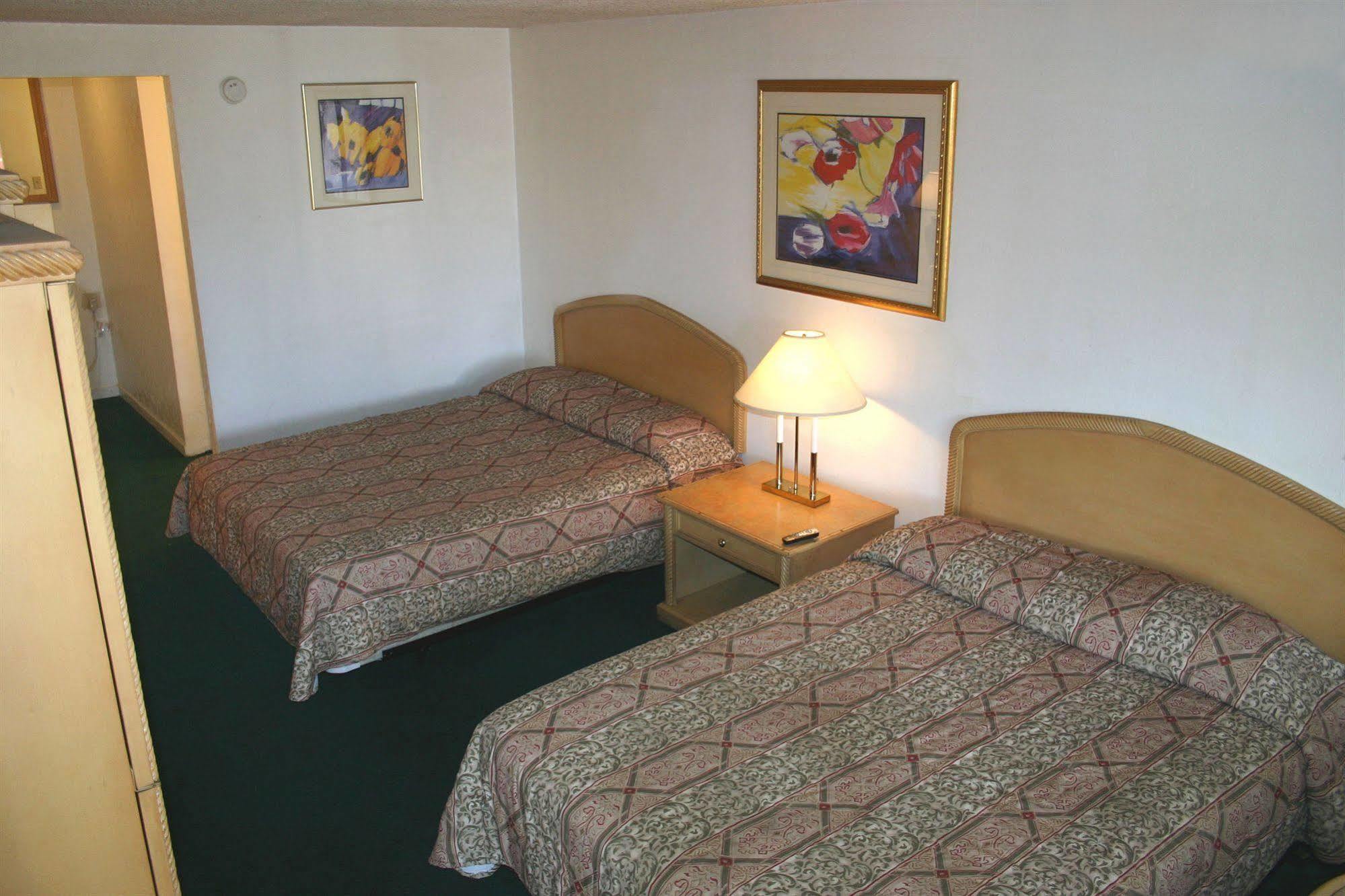Heritage Inn Express Хейуорд Экстерьер фото