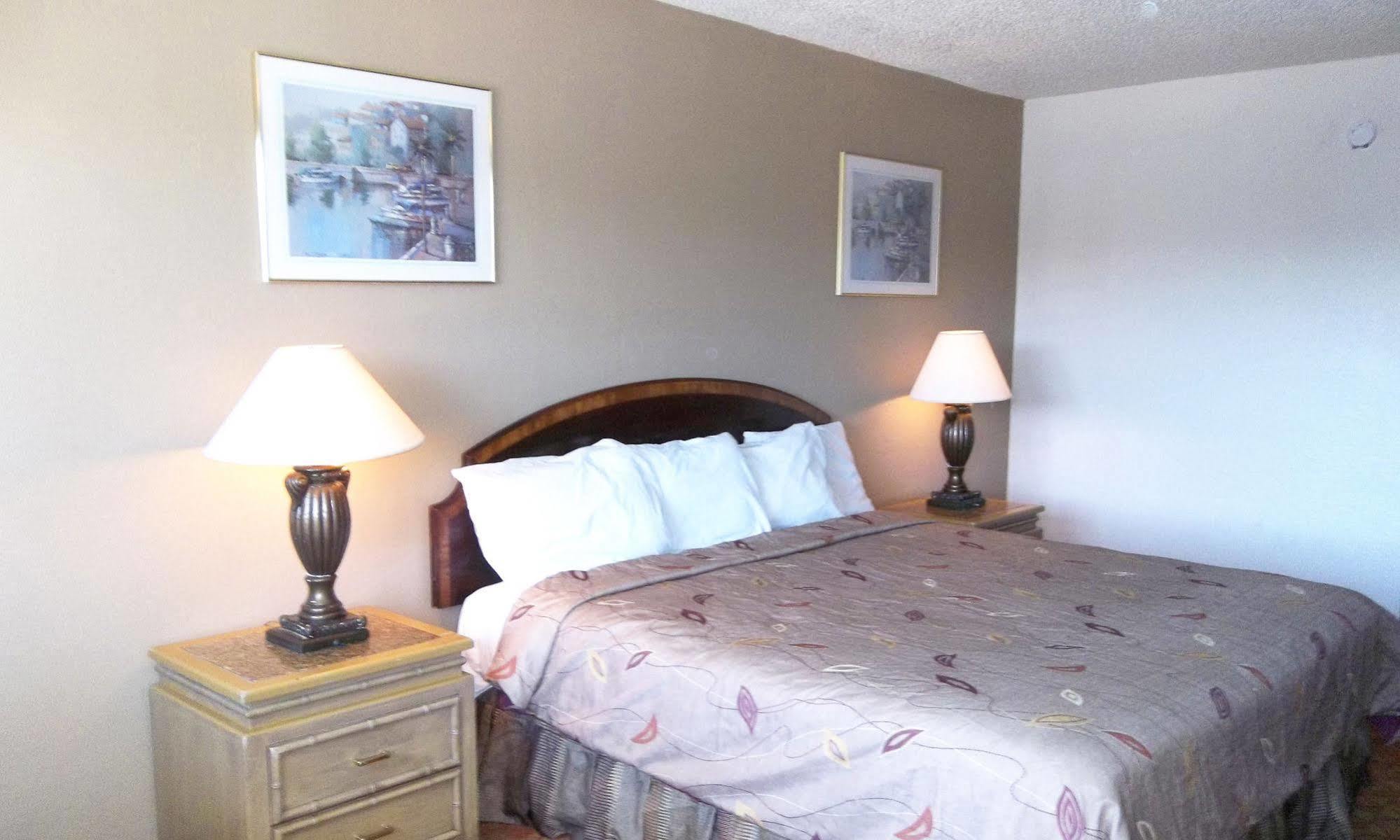 Heritage Inn Express Хейуорд Экстерьер фото