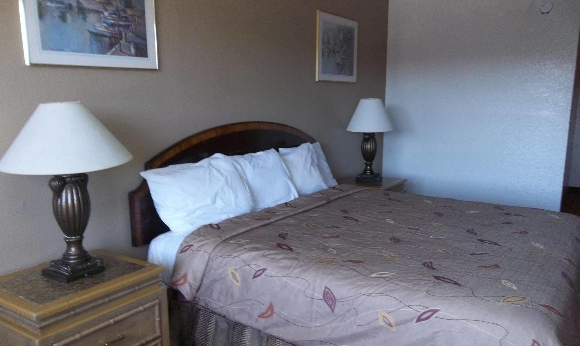 Heritage Inn Express Хейуорд Экстерьер фото